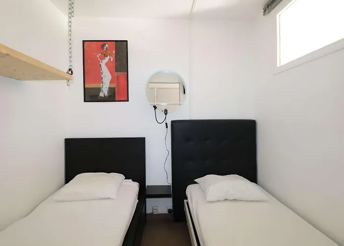 Διαμέρισμα 2 Pieces Avec Grande Terrasse, Climatisation, Piscine Et Parking Au Grau-du-roi - Fr-1-307-139