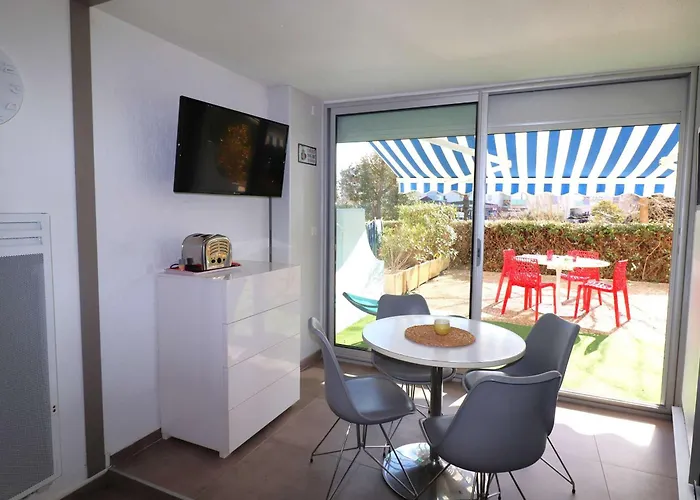 2 Pieces Avec Grande Terrasse, Climatisation, Piscine Et Parking Au Grau-du-roi - Fr-1-307-139 *